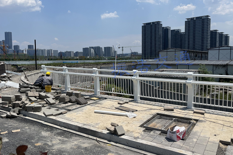 Pagar pengadang aloi aluminium